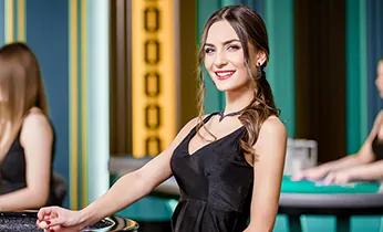 Hỗ trợ trực tuyến qua Live Chat 24/7